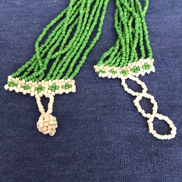 Vintage green bib statement necklace - Picture 3 of 3